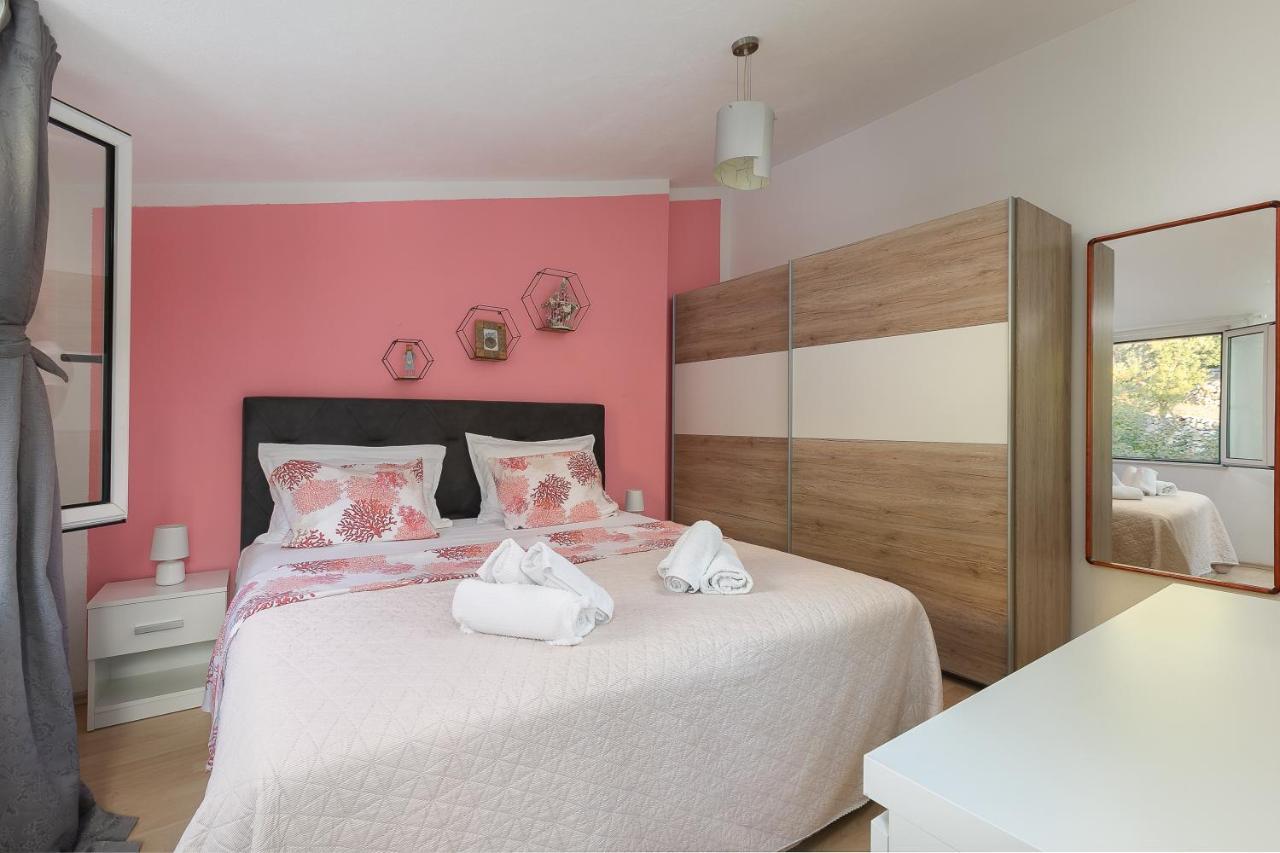 Apartment By The Sea Podgora Exterior foto